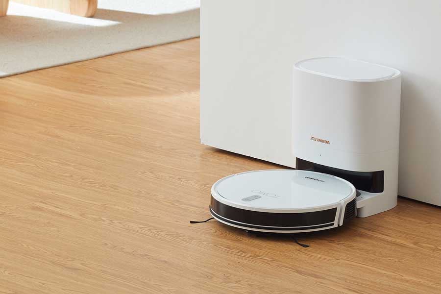 Robot Vacuum Cleaner dilengkapi dengan sistem auto empty dan station debu.