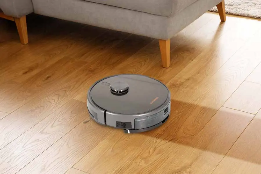 Memiliki dust box 250ml dan 350ml water tank, teknologi pembersihan ganda yang mampu membersihkan ruangan secara sempurna.