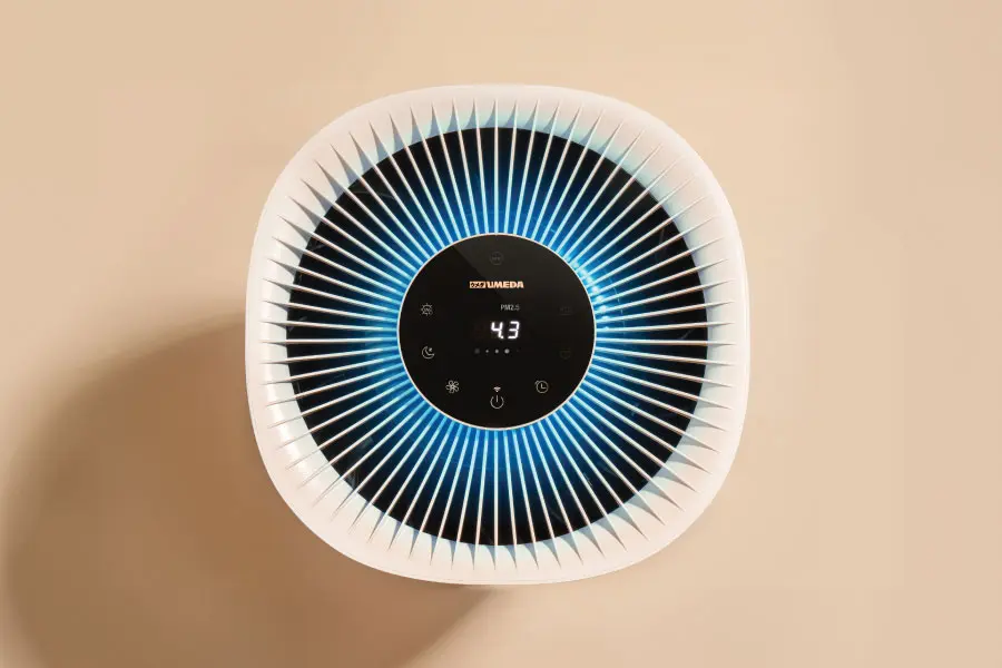 OLED screen displays the real-time PM2.5 index, Wi-Fi link and working mode.
Enables you to monitor the air quality of your home easily. 